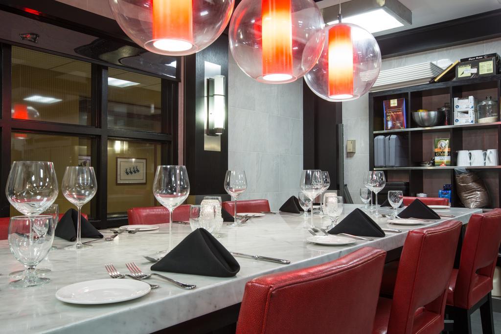 The Frobisher Inn Икалуит Екстериор снимка
